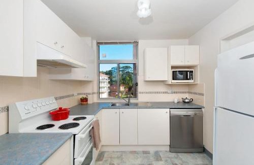 Nelson Bay Apartment | Ocean Shores Unit 10 27 Weatherly Close