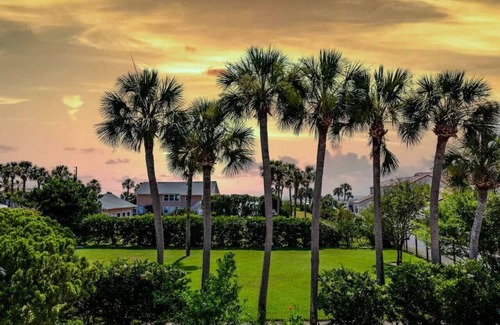 St. Augustine Beach Apartment | Ocean Song - 5 Star Ocean View Beach Side with Pool Access