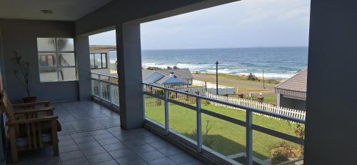 Manaba Beach Apartment | Ocean Vibes Surfer Apartment