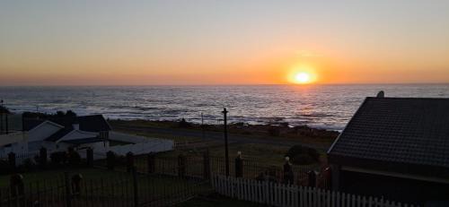 Manaba Beach Apartment | Ocean Vibes Surfer Apartment