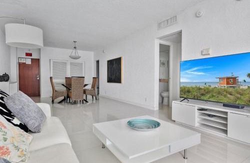 Hollywood South Central Beach Apartment | Ocean View 1 bed Sian 11th floor Miami
