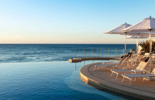 Buzzards Condo | Ocean View 2bd Penthouse at the Beachfront Flats.