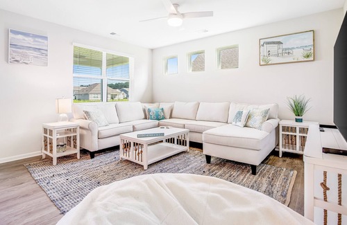 Ocean View House | Ocean View Beach Club getaway with fast WiFi, patio, pool & sauna