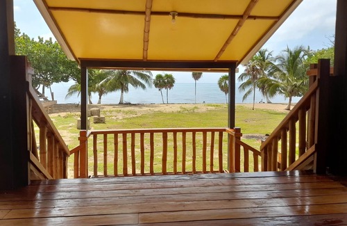 Gales Point Apartment | Ocean View Beach Front Green Cabana 3, AC, Wi-Fi, Swim Pool