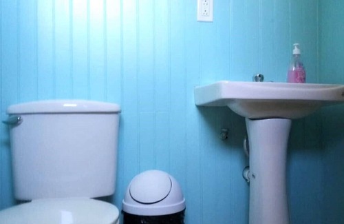Gales Point Apartment | Ocean View Beachfront Green Cabana 4, AC, Wi-Fi, Swim Pool