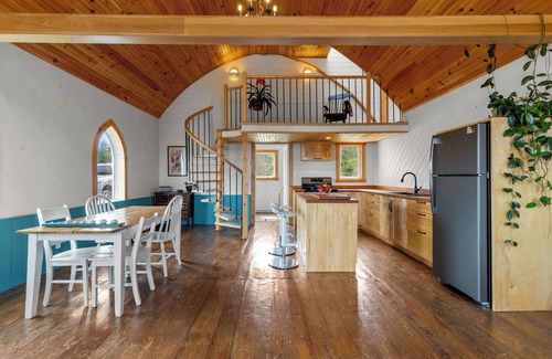 Terra Nova House | Ocean View Chapel | Port Rexton | 2BR