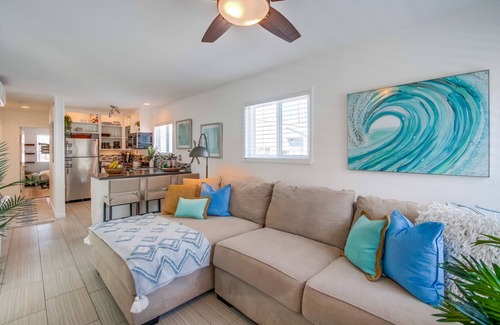 Mission Beach House | Ocean View ☆Few Steps to Sand & Dining☆AC☆ Dogs OK