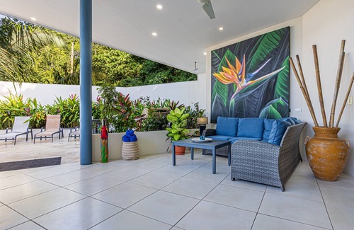 Manuel Antonio House | Ocean View, Infinity Pool, Walk to Beach with Newly Renovated Apartment!