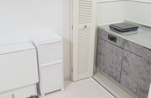 Onna Apartment | Ocean View! King size bed! 2 min walk to the beach! Kimono art gallery room!