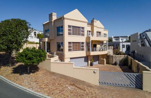 Vermont House | Ocean View living