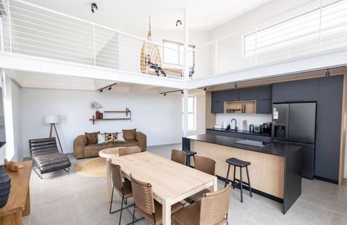 Sunset Beach House | Ocean View Lodge @ OOcean 9