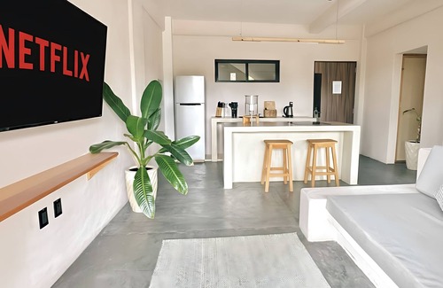 Santa Maria Apartment | Ocean View Loft | Queen Bed | Top Floor | Clean