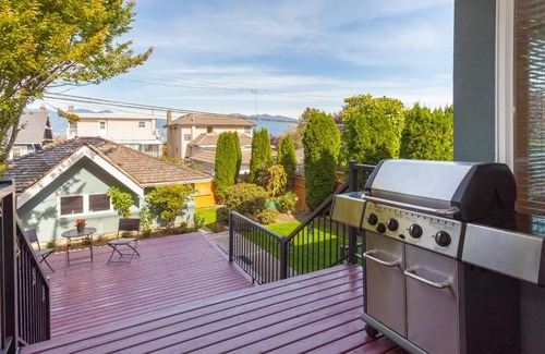 West Point Grey Villa | Ocean View Luxury House/near downtown, beach & UBC