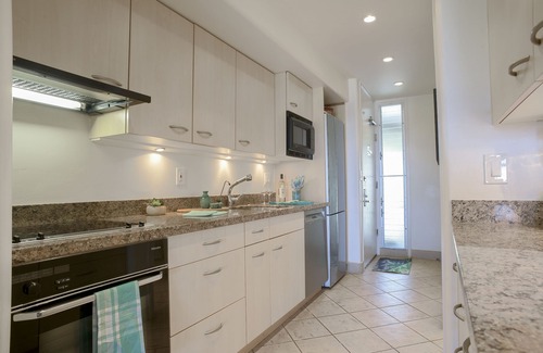 Kaanapali Condo | OCEAN VIEW, LUXURY TOP FLOOR K206