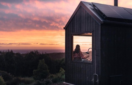 Johanna House | Ocean View Off-Grid Cabin Secluded in Nature - Aprilla