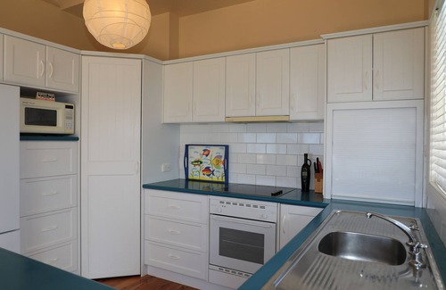 Newland House | Ocean View overlooking Vivonne Bay - minutes' walk to beach