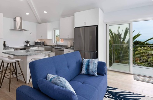 East Mesa Apartment | Ocean view retreat in Santa Barbara, just steps to beach—1 BD/1 BA, sleeps 2-4
