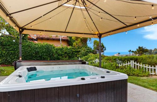 Hidden Valley House | Ocean View Retreat Firepit & Spacious Yard