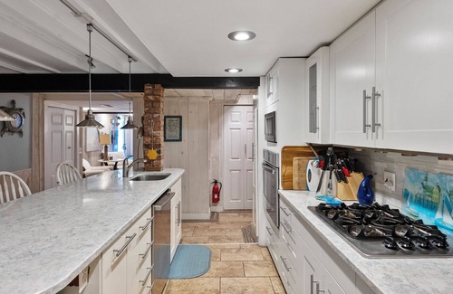 Manomet House | Ocean view spacious 5-bedroom Cape Cod style house with roof deck, AC, WiFi.