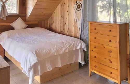 Powell River Cabin | Ocean views 2-bedroom rustic cabin with soaker tub