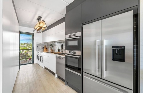 Alexandra Headland Apartment | Ocean Views 'Seabreeze on Alex'