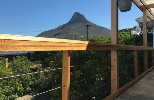 Camps Bay House | Ocean Views House - Camps Bay - Walk to the beach & shops - Sunsets & BBQ