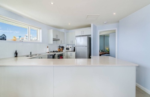 The Entrance Apartment | Ocean Views - Unit 29 - The Entrance