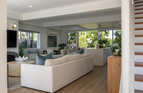 Wurtulla House | Ocean Villa Prime Bokarina Beach Location with Pool