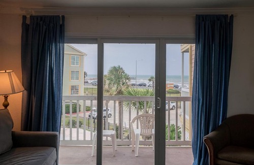 Galveston Hotel | Ocean Wind Beach View with 2 Pools