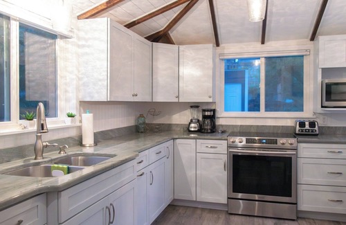 Dewey Beach House | OCEANBLOCK! LINENS INCLUDED! ONE OF THE ORIGINAL DEWEY BEACH COTTAGES! LOFT AREA! DEWEY'S OLDEST HOME - RECENTLY RENOVATED