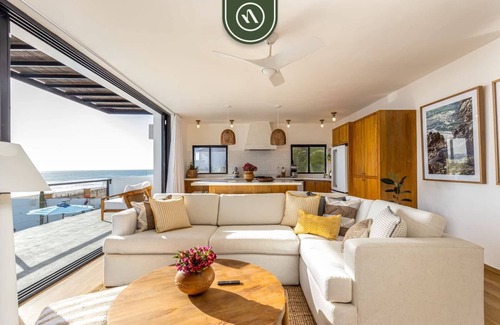 Cerritos Villa | Oceanfront 10 BR Villa with Pool - Jacuzzi - Beach