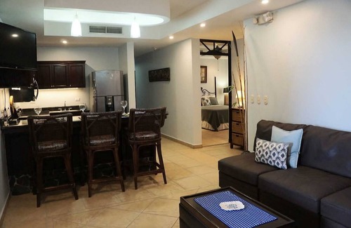 Barrio Los Villalobos Condo | Oceanfront 3BDR condo on the beach