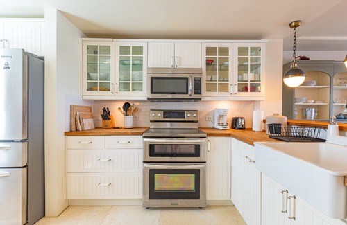 Nassau Villa | Oceanfront 3BR luxury Villa - Private Pool, Gate Community, no Car needed