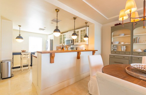 Nassau Villa | Oceanfront 3BR luxury Villa - Private Pool, Gate Community, no Car needed