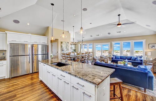 Salvo House | Oceanfront-6B/6.5B, Elevator, Gameroom, SaltPool, Hot Tub, Cabana