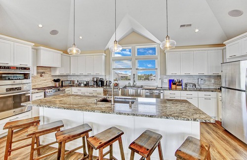 Salvo House | Oceanfront-6B/6.5B, Elevator, Gameroom, SaltPool, Hot Tub, Cabana