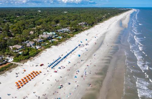 Oceanside House | Oceanfront 7 BR 7 BA Wonderful Pool Deck Beach gear and bike rentals included