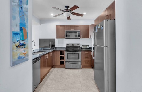 Barrio Los Faroles Condo | Oceanfront Beachfront Condo Vacational Rental Jacó Beach Playa Jacó, costa rica