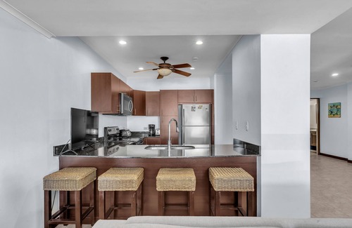 Barrio Los Faroles Condo | Oceanfront Beachfront Condo Vacational Rental Jacó Beach Playa Jacó, costa rica