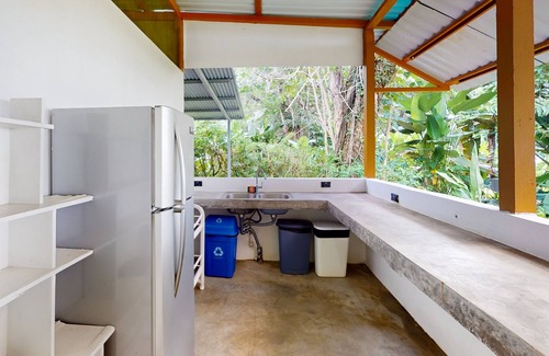 Ballena House | Oceanfront bungalow with ocean views, covered patio & free WiFi