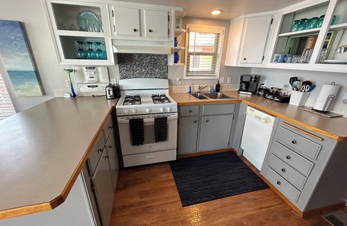 Smith River Cabin | Oceanfront Cabin 6 with Private Jacuzzi & Awe-Inspiring Views (Private Beach owned by White Rock Resort)