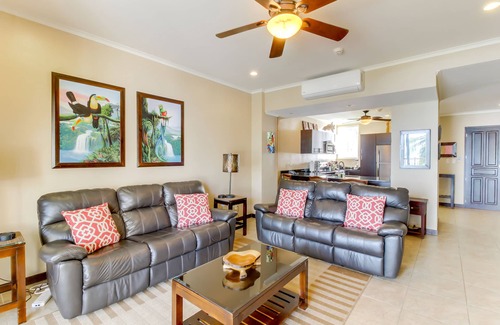 Barrio Los Villalobos Apartment | Oceanfront condo with sweeping beach views, pool & private balcony