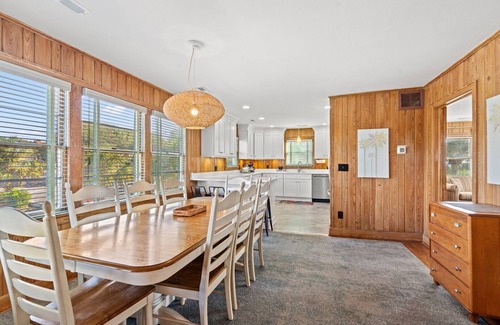 Golden Mile House | Oceanfront Family and Pet Friendly Home - Beachcomber