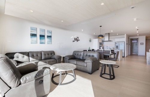 Puerto Penasco Resort | Oceanfront Grandeur: Modern Las Palomas Phase 3 Condo