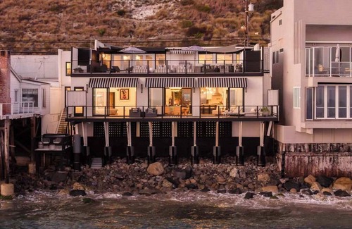 Eastern Malibu House | Oceanfront Home with Hot Tub and Rooftop Terrace