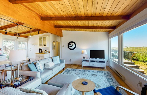 Manzanita House | Oceanfront home with EV charger, enclosed yard, beach access and views