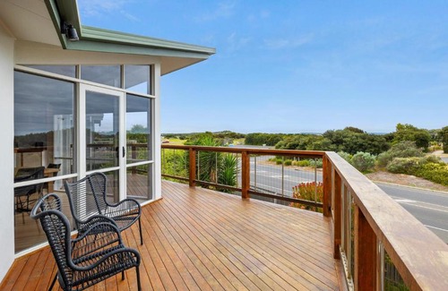Torquay House | Oceanfront Living on the Esplanade