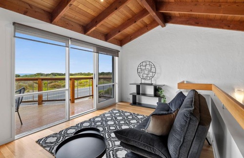 Torquay House | Oceanfront Living on the Esplanade