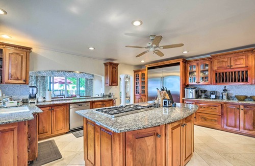 Rio Bueno House | Oceanfront 'Majestic Beach House' w/Gym + Pool!