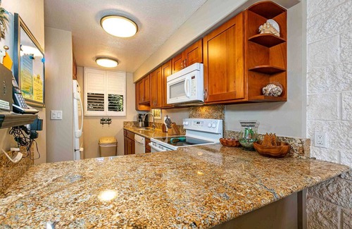 Maalaea Condo | Oceanfront Maui Gem, Sugar Beach Access, Panoramic Views, Pool, Kanai A Nalu 319